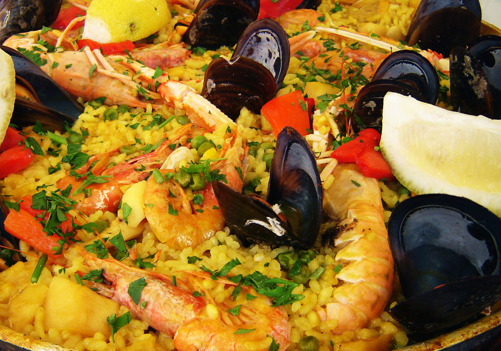 paella avec moules et langoustines