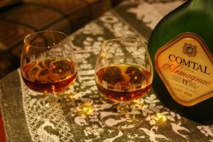 verres avec bouteille Armagnac